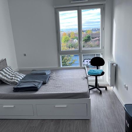 Chambre Privee Dans Un Appartement A 37 Min De Champs Elysees Sartrouville Exterior photo