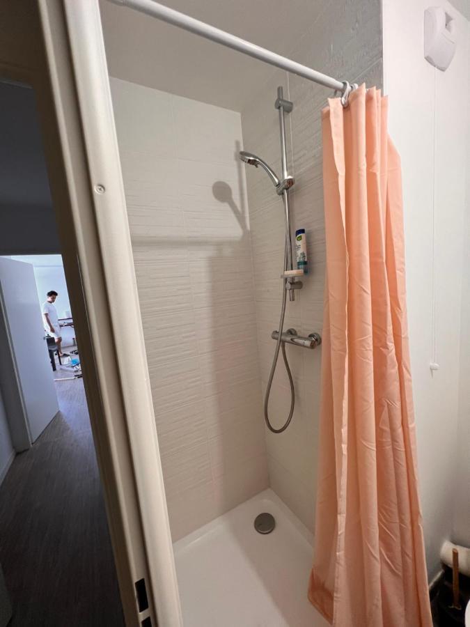 Chambre Privee Dans Un Appartement A 37 Min De Champs Elysees Sartrouville Exterior photo