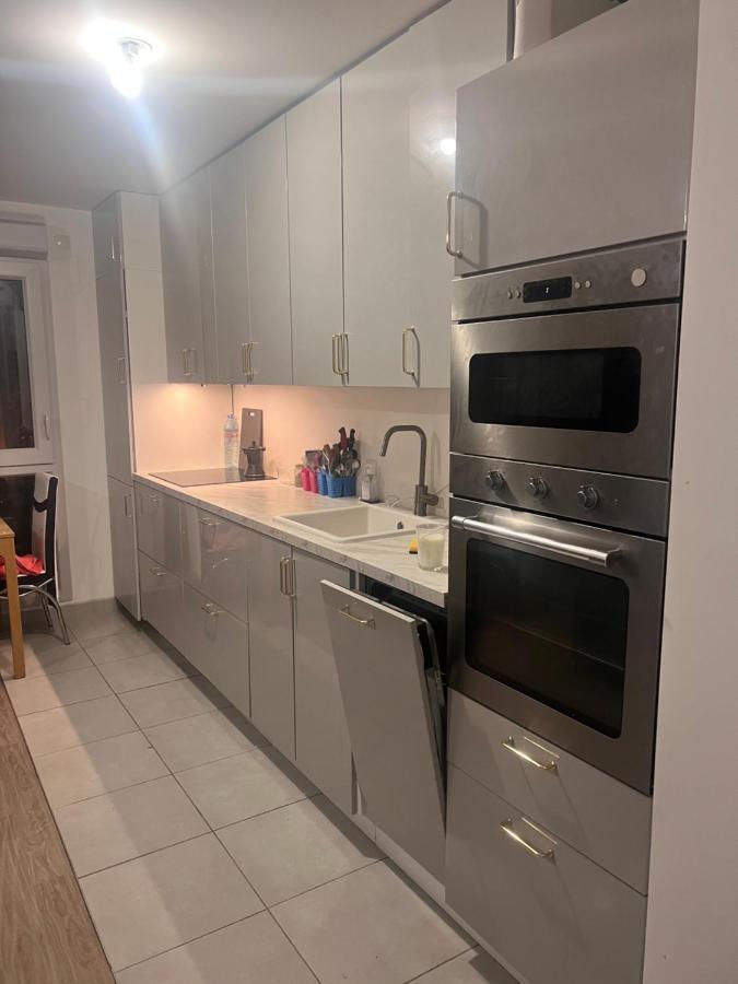 Chambre Privee Dans Un Appartement A 37 Min De Champs Elysees Sartrouville Exterior photo
